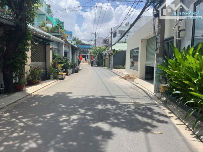 Bán Nhà Quận 2 Mặt Tiền Đường Xe Tải – cách Nguyễn Thị Định 50M - 1
