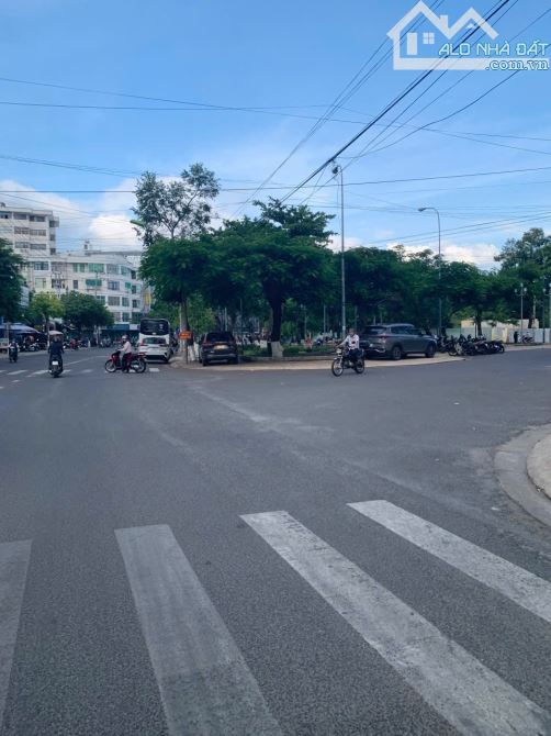 Bán Nhà Đẹp (Căn Góc) Đường Lớn -  Phường Nam Nha Trang Khánh Hòa Cách Biển TRần Phú 900m - 1