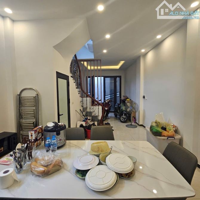 🌟 NHÀ MỚI 5 TẦNG - FULL NỘI THẤT Ở LUÔN - PHỐ HIẾM NHÀ BÁN - GẦN PHỐ - 3 MẶT THOÁNG - Ô T - 1