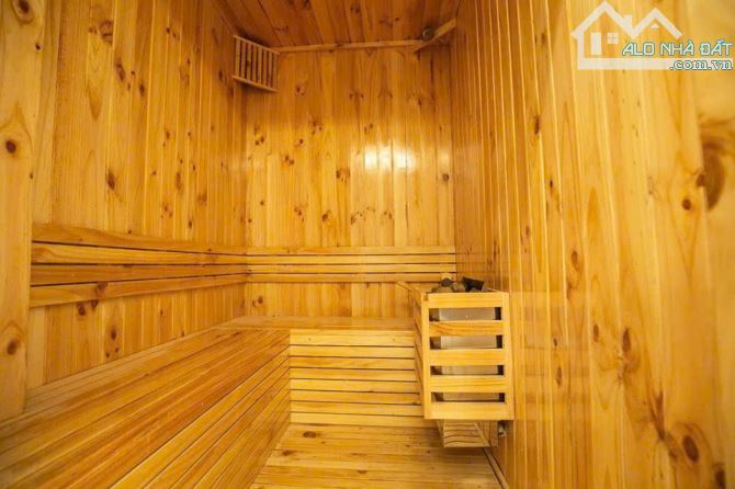 BIỆT THỰ 3 TẦNG NGAY BÃI BIỂN LONG CUNG, CÓ GYM + HỒ BƠI RIÊNG, ĐI BỘ RA BIỂN CHỈ 150M - 1