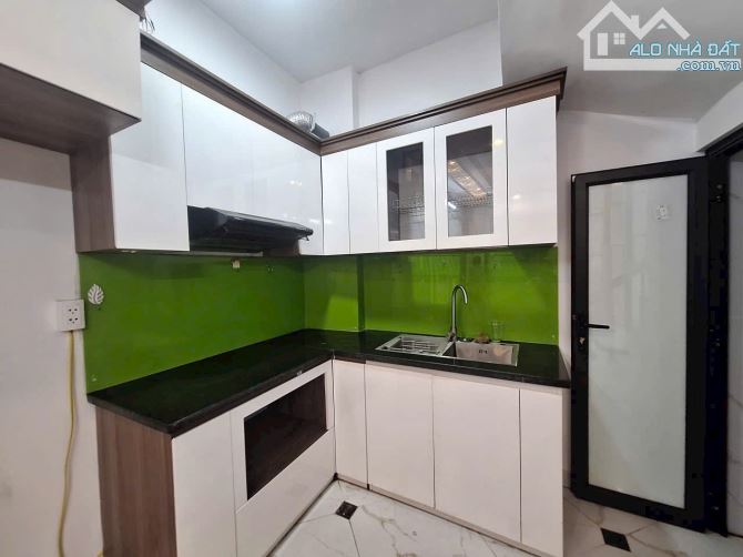 Bạn nhà phường việt Hưng 31m-5tầng-giá 5tý7 - 1