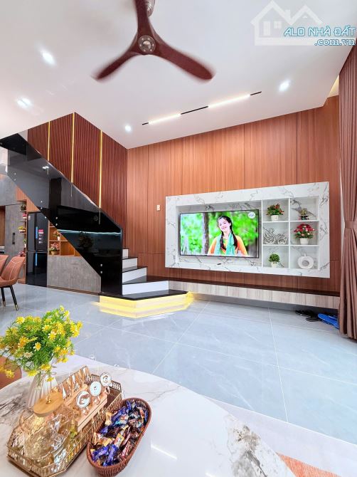 Bán nhà đẹp 3 tầng, đường Hòa Minh 14, Liên Chiểu. Diện tích 70m2. Giá 7.35 tỷ - 1