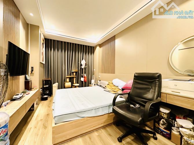 VIỆT HƯNG Ở LUÔN - MÁI ẤM NHỎ 3 NGỦ - KỈ NIỆM NỘI THẤT XỊN - 7 TỶ NHỎ - 1