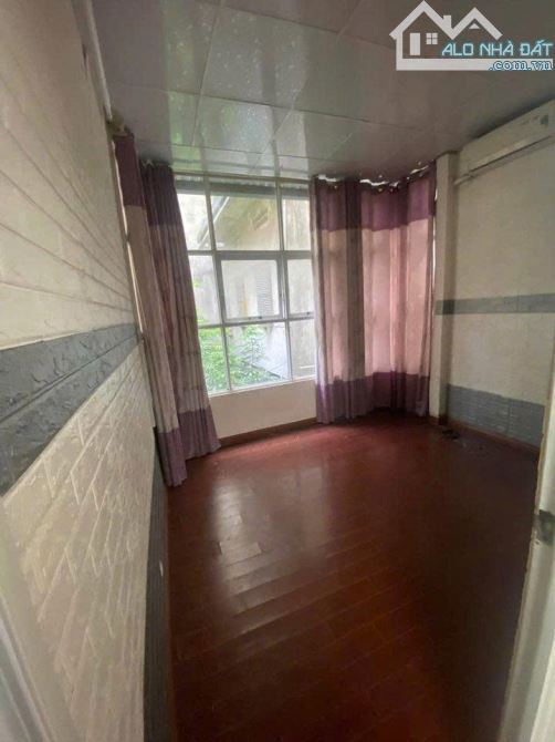 Cho thuê nhà ngõ 30 Cát Linh, phường Cát Linh, Đống Đa, HN. DT 30m x 2 tầng, giá 8tr - 1