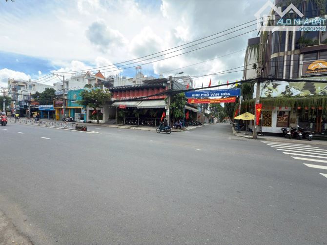 Nhà bán Góc 2MT Kinh doanh Nguyễn Văn Khối, 9x20m, 5 Tầng-Thu nhập:140 triệu, giá 35.9 tỷ - 1