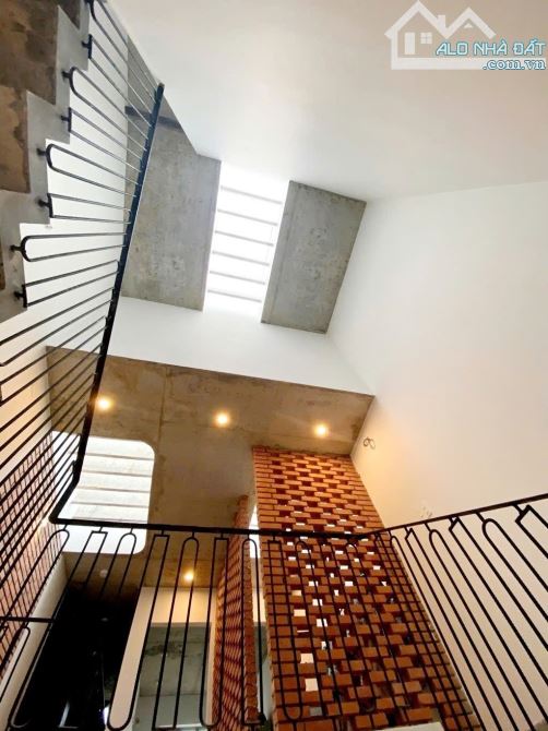 SIÊU PHẨM 2 TẦNG THIẾT KẾ HIỆN ĐẠI – KIỆT Ô TÔ – VÀI BƯỚC RA BIỂN MỸ KHÊ CHỈ  10,8 Tỷ - 1