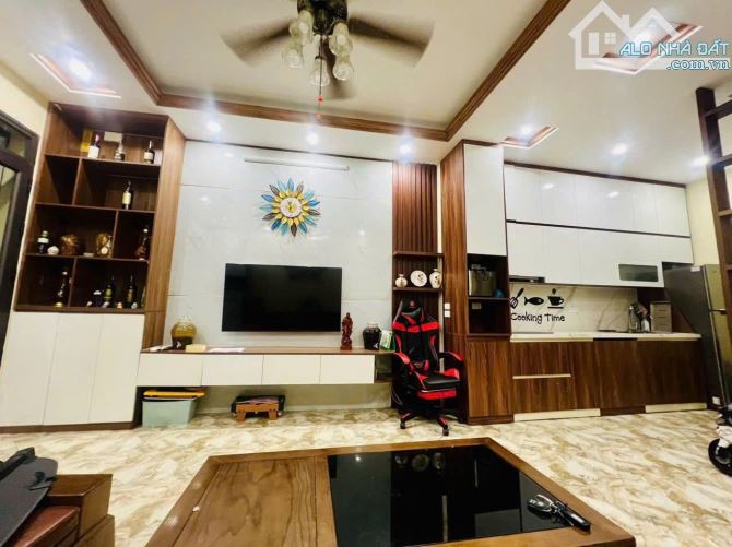 Cho thuê nhà nguyên căn ngõ 86 Đông Thiên, 38m2 x 5 tầng, 3 ngủ khép kín - 1