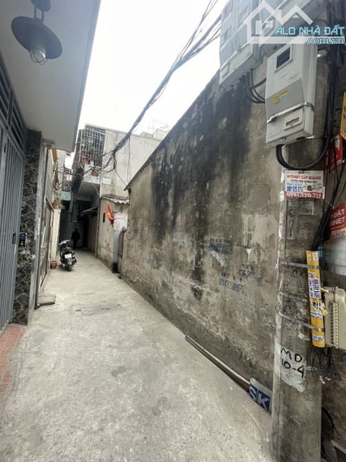 BÁN NHÀ CẤP 4 - 60m2, 12 TỶ - NGÕ BA GÁC, 40M RA Ô TÔ TRÁNH - MAI DỊCH - 1
