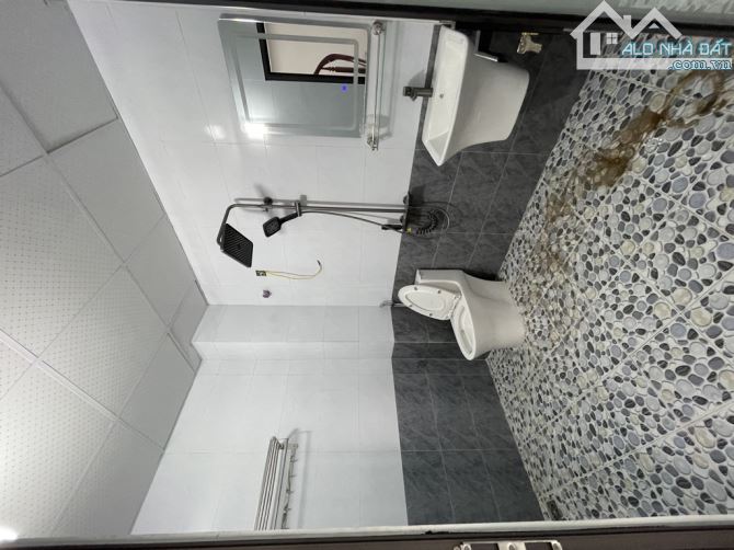 Nhà đẹp phố Hoa Lâm, 5 tầng, dân xây chắc chắn, ngõ nông, nội thất, giá r.ẻ bất ngờ - 12