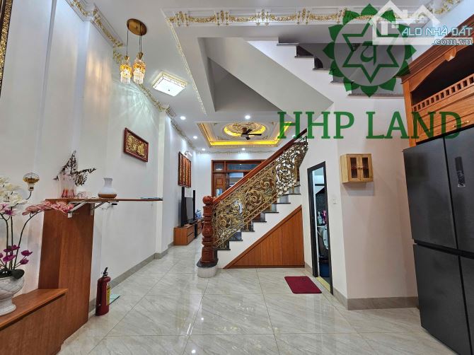 Cần bán gấp nhà vị trí 2 đường Nguyễn Ái Quốc, gần trại giam B5 - 14