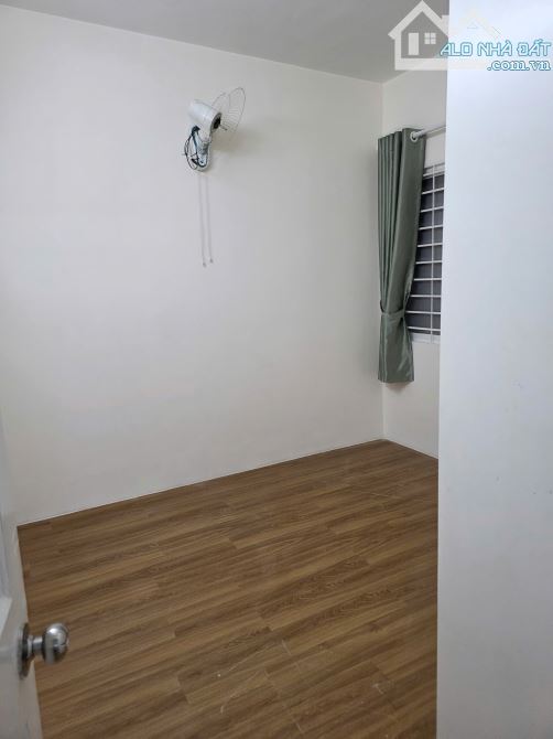 Chủ cần bán chung cư thang bộ Lô K Bàu Cát 2, đường Hồng Lạc P.10 Q.Tân Bình cũ : - 17