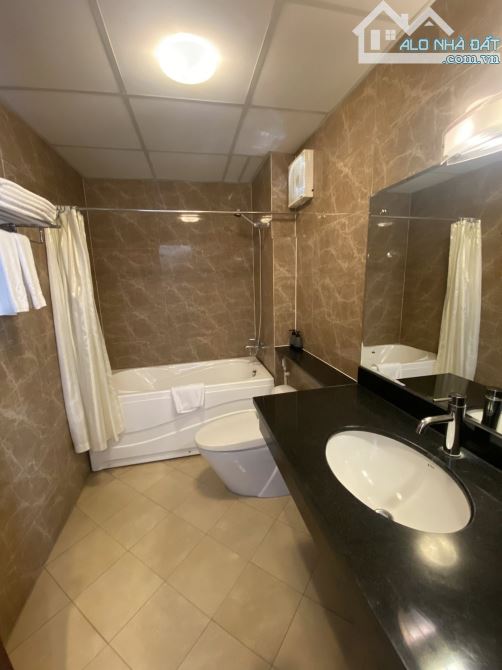 NGUYỄN KHÁNH TOÀN – KHÁCH SẠN 12 TẦNG – 258/288M² – MT 10M – 215 TỶ - 17