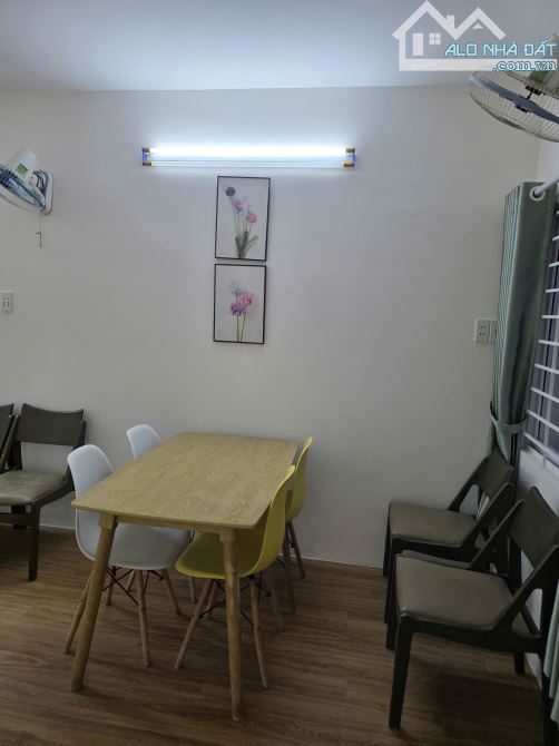 Chủ cần bán chung cư thang bộ Lô K Bàu Cát 2, đường Hồng Lạc P.10 Q.Tân Bình cũ : - 18