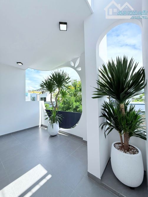 Bán nhà đẹp 3 tầng, đường Hòa Minh 14, Liên Chiểu. Diện tích 70m2. Giá 7.35 tỷ - 18