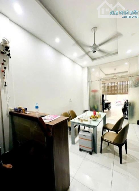 BÁN NHÀ PHỐ NGUYÊN HỒNG, ĐỐNG ĐA - 49M² x 5T - VỈA HÈ Ô TÔ TRÁNH - KINH DOANH- GIÁ 23.7 TỶ - 2