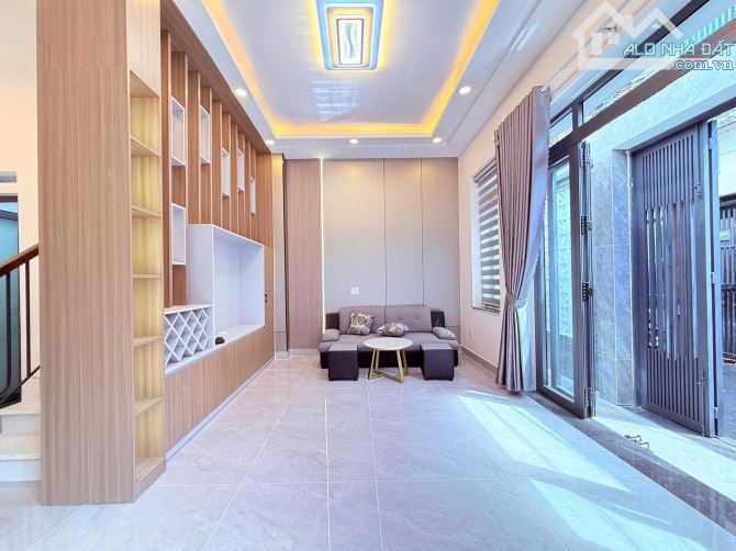 SIÊU PHẨM FULL NỘI THẤT - NGANG 8- 4 TẦNG - NHỈNH 6 TỶ - 2
