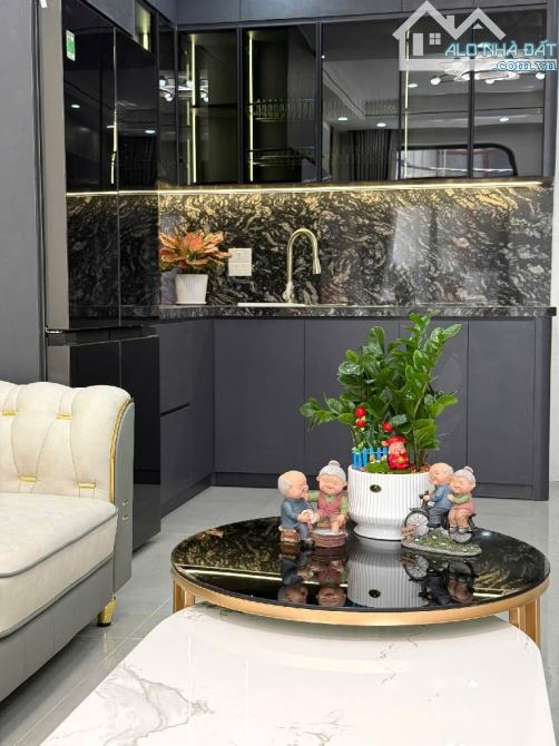 Bán Nhà Phố Cổ Linh -Thạch Bàn:Dt44m2 6Tầng,Gara Ôtô, Full Nội Thất Gần Chợ, Eon, công viê - 2