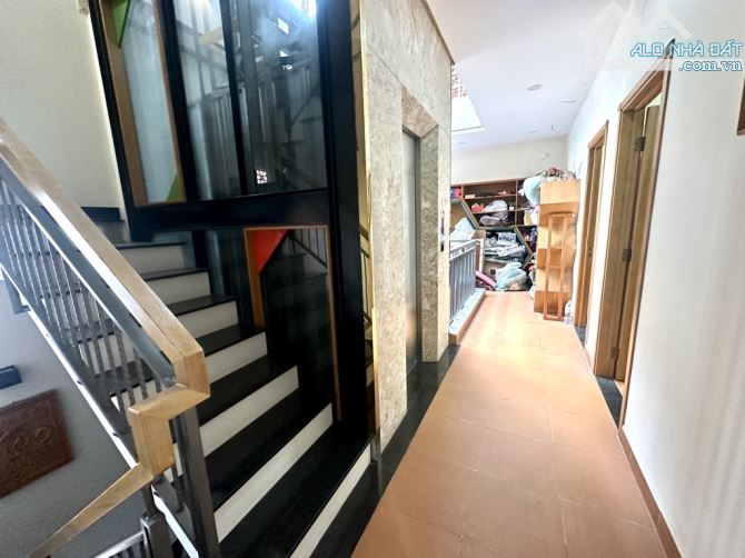 Siêu phẩm Q8, 8x13m, 4 tầng, thang máy xịn, ô tô ngủ trong nhà, 18 tỳ - 2