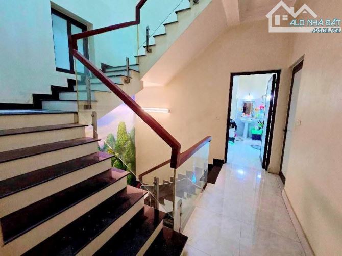 DT 100M2; MT 8.4M- NHÀ 3 TẦNG; 4 NGỦ; CHỦ MỚI XÂY TÂM HUYẾT KHUNG CỘT CHẮC CHẮN 💚 Giá 7.X - 2
