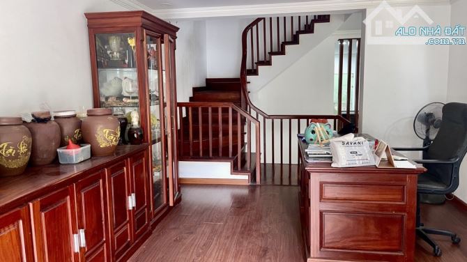 Bán Biệt thự 3 tầng có gara oto - đường Nguyễn Đỗ Mục, Cẩm Lệ, Đà Nẵng -  Giá chỉ 13,5 tỷ - 2
