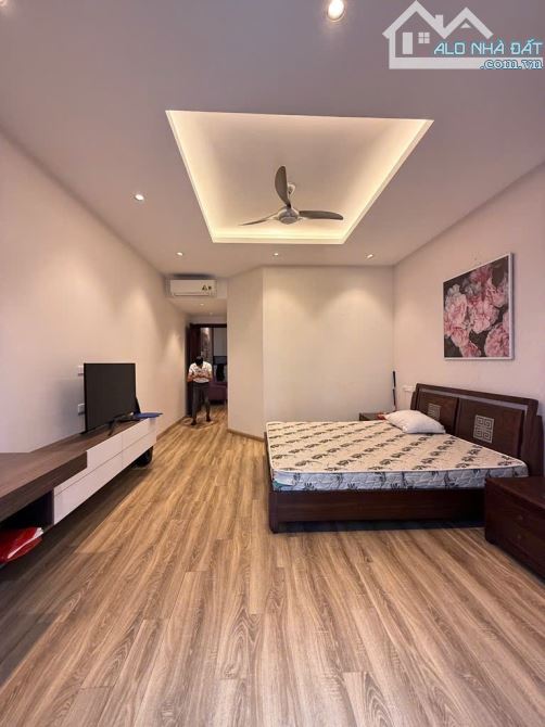 Chị chủ cần bán gấp căn liền kề khu Nguyệt Quế VinHome The Harmony, DT 179m2, vị trí đẹp - 2