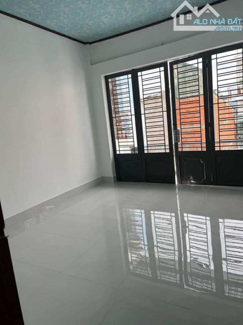 Cho thuê nhà 3 phòng ngủ hẻm Hoàng Văn Thụ 5,5 triệu - 2