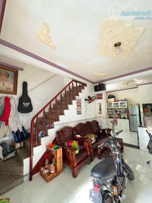 Nhà phố khu vực trung tâm gần chợ Dĩ An 1 và BigC Go - 2