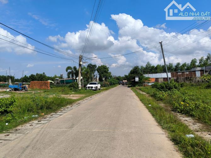 Bán 270m2 thổ cư view hồ Châu Pha,TP.Phú Mỹ - 1