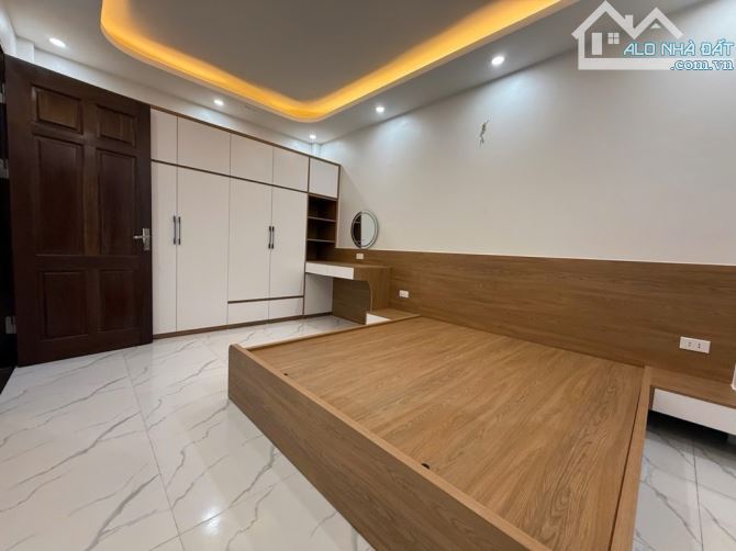 Bán nhà 5 tầng 34m² ô tô đỗ cửa, 1 nhà ra phố tại Quang Lãm, Phú Lãm, Hà Đông.  Diện tích: - 2