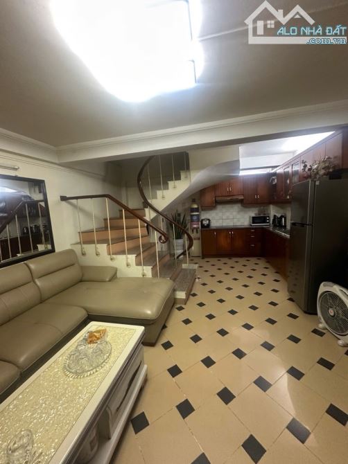 Bán nhà Mặt Phố Bạch Đằng Hoàn Kiếm.DT: 24M2 x 5 Tầng.MT: 4M..SĐCC.. giá 10 tỷ - 2