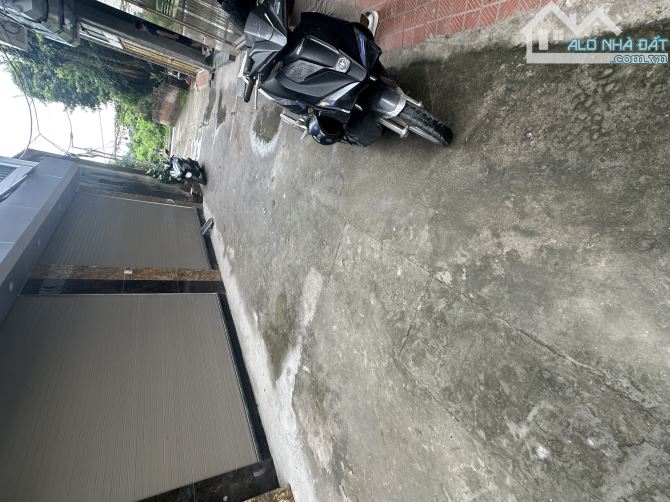 Chỉ 4 tỷ hơn- Đất hiếm Liên Mạc 50 m2 , ô tô đỗ cổng, mặt tiền rộng 4.2m - 2