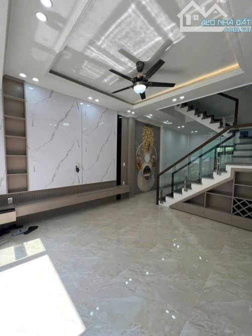 BÁN NHÀ 3 TẦNG MỚI TINH – NGÕ CHỢ 208 NGUYỄN TRUNG THÀNH, HÙNG VƯƠNG – HỒNG BÀNG- HẢI PHÒN - 2