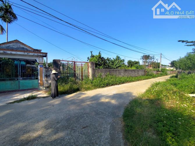 Bán đất trung tâm Tản Lĩnh Ba Vì_602M có 200M đất ở_đất vuông vắn mặt tiền đẹp_4,x tỷ - 2