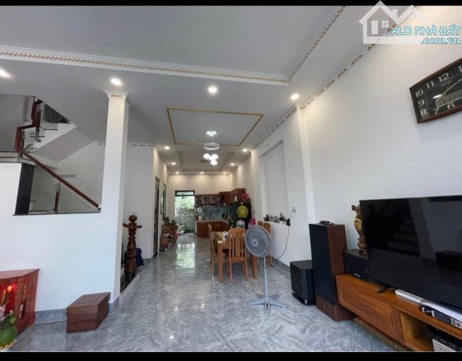 Nhà Đẹp 250m² – Tự Xây Kiên Cố – Sân 3 Ô Tô – Full Nội Thất – Giá Chỉ 6,3 Tỷ - 2