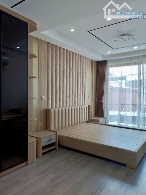 Chính chủ bán nhà Đội Cấn Diện tích 42m2, xây 6tầng - Gía chỉ: 15 tỷ - 2