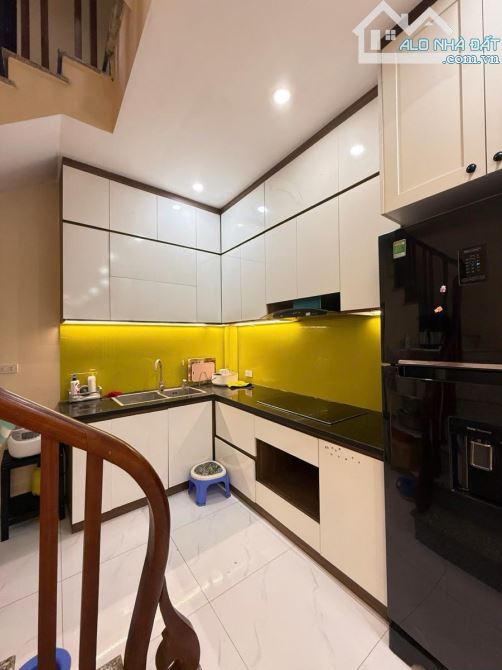 Nhà đẹp Phú Diễn 2 mặt thoáng, Full nội thất,ô tô cách 30m, Chỉ 6tỷ3 - 2