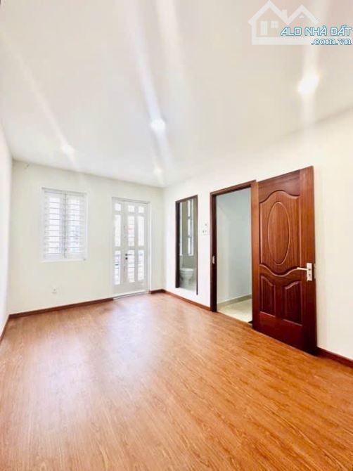 Nhà đẹp Phú Nhuận-Hẻm ô tô-Giáp Q1,Q3-Sát MT Đặng Văn Ngữ-P10-63m2-5,2x12-4tầng-5PN,6WC - 2