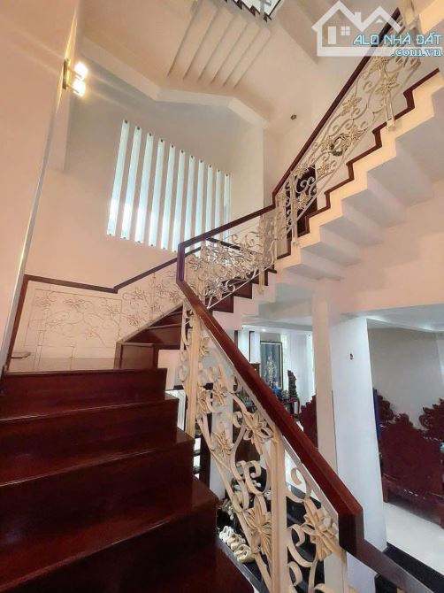 Bán căn biệt thự Vĩnh Điềm Trung đường C1 Diện tích: 280m2 Hướng: Tây Nam. tp Nha Trang - 2