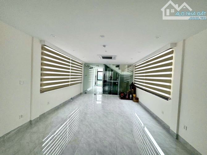 Bán Nhà Huỳnh Thúc Kháng 51m2,6 tầng, giảm sos 24 tỷ,phân lô - 2