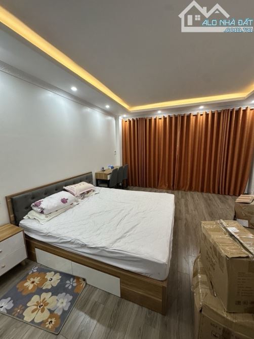 chỉ hơn 7 tỷ sở hữu ngay nhà Nguyễn Sơn, 5 tầng ngõ 3 gác - 2