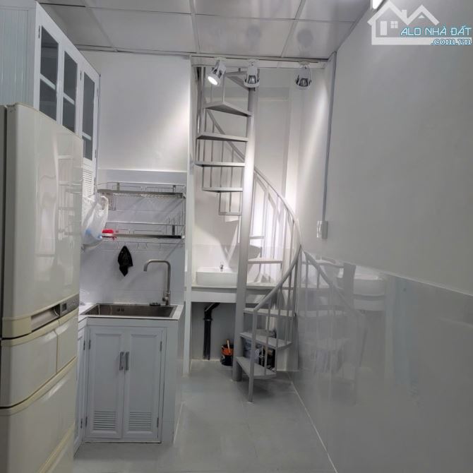 NHỈNH 2 TỶ CÓ NGAY MẶT TIỀN KD SẦM UẤT 2 TẦNG, GIÁP PHAN XÍCH LONG, PHAN ĐĂNG LƯU, PHÚ NHU - 2