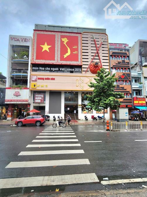 Cho thuê tòa nhà (20x26m) - 3600m2 sàn - mặt tiền Nguyễn Tri Phương - 2