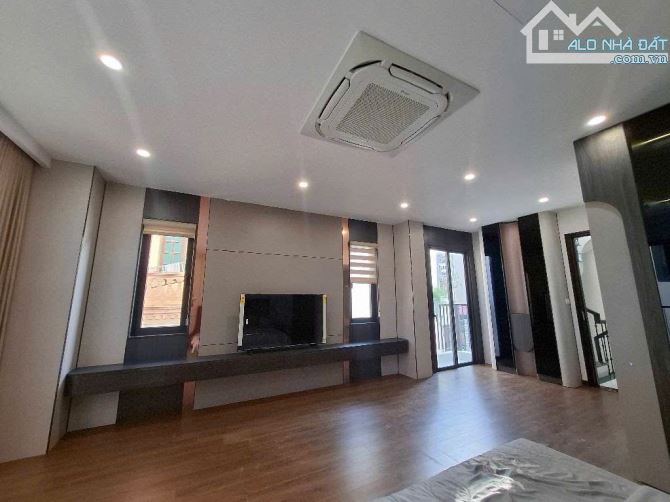 SIÊU PHẨM NGỌC THUỴ - LÔ GÓC THANG MÁY - THÔNG Ô TÔ VÀO NHÀ - 52M CHỈ HƠN 13 TỶ - 2
