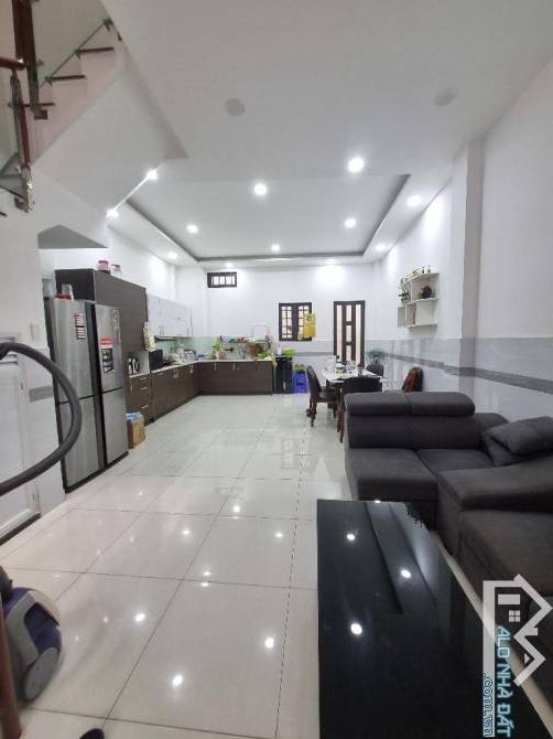 Nhà chính chủ gởi 4 phòng ngủ - 2