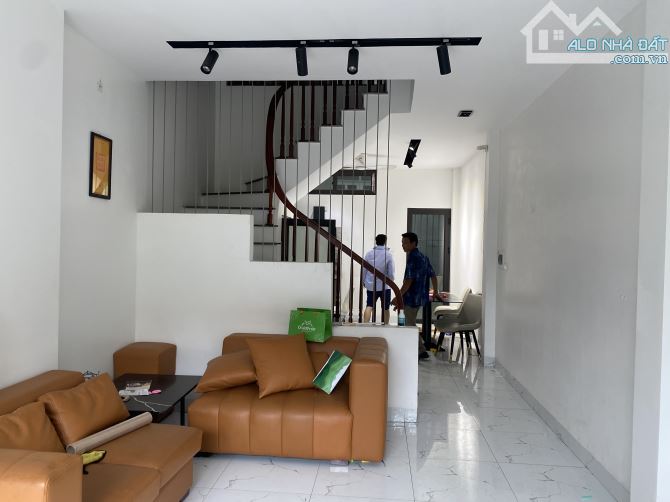 **Cần bán nhà 4 tầng phố Sơn Đồng – Phân lô tô tránh - 2