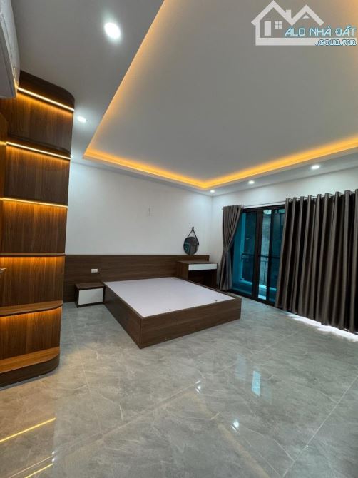 BÁN NHÀ LÔ GÓC KIM GIANG – Ô TÔ VÀO NHÀ - NGÕ RỘNG - 40M² – 8 TẦNG THANG MÁY – 13.15 TỶ - 2
