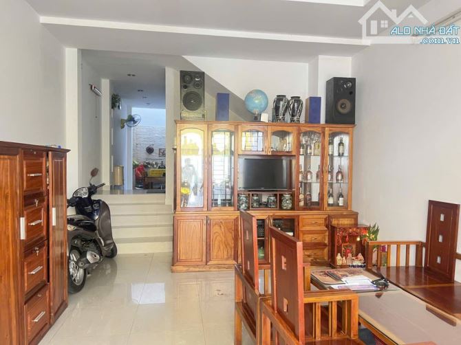 MẶT TIỀN ĐƯỜNG SỐ 236 - TĂNG NHƠN PHÚ A - QUẬN 9 - NHÀ 4 TẦNG - 85M2 - 2