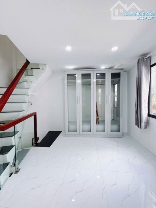 Nhà đẹp 30m2 đúc 3 tầng, SHR, không Gt, Vĩnh hội – 3,53 tỉ. - 2