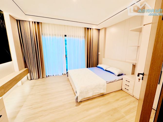 VIỆT HƯNG Ở NGAY - 6 TẦNG LUNG LINH - BAN CÔNG TÓP TÓP - 6 TỶ LỚN - 2