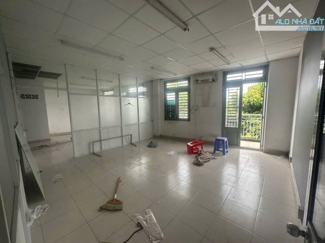 Cho thuê xưởng Bà Điểm 380m2 sạch đẹp - 2